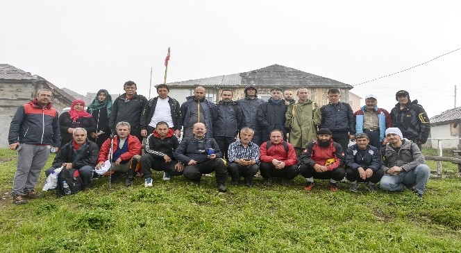 Gümüşhaneli Dağcılar Aynı Günde 4 Yaylayı Gezdi