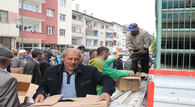 Akdağmadeni Ziraat Odası Hindi Ve Tavuk Dağıttı