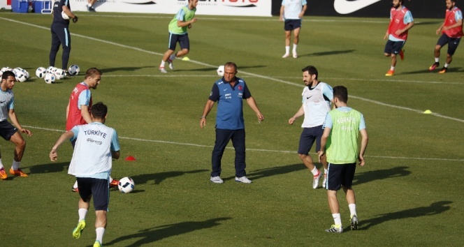 A Milli futbol takımı Slovenya maçı hazırlıklarını sürdürdü