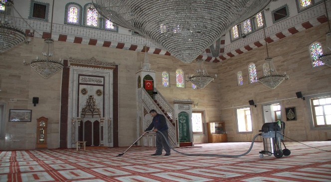 Sorgun'da Ramazan Ayı Öncesi Camiler Temizleniyor