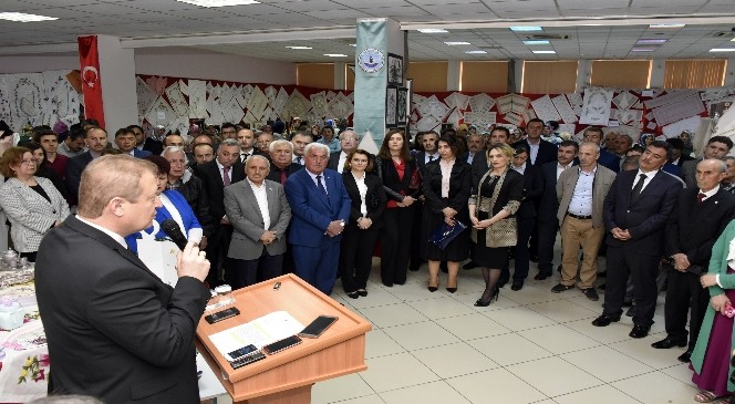 Gümüşhane'de Halk Eğitimi Merkezinden Yılsonu Sergisi