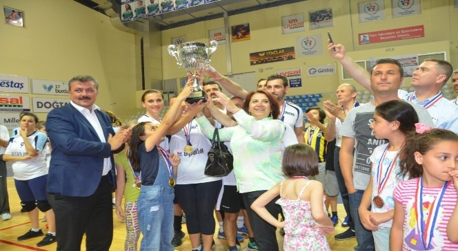 Çtso Voleybol Takımı Şampiyon Oldu