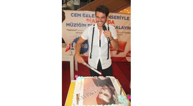 Cem Belevi Doğum Gününü Piazza'da Kutladı