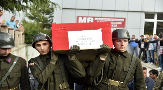 Şehit Uzman Çavuş'un Cenazesi Memleketine Uğurlandı