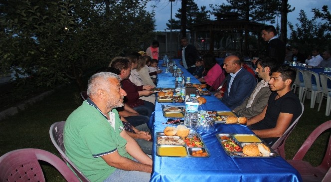 Karaman Polisinden Sürücülere İftar Yemeği