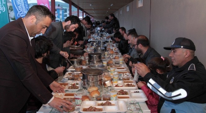 Aşkale'de Kardeşlik Sofrası