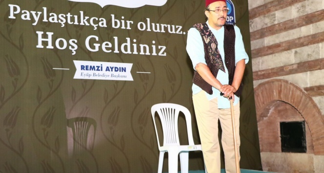 Meddah gösterisi Eyüplüleri mest etti