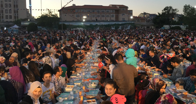 8 bin 500 çocuk aynı sofrada buluştu