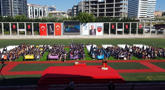 Kemerburgaz'da Mezuniyet Coşkusu