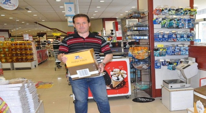 Muhtarlıktan Dar Gelirli Ailelere Yardım