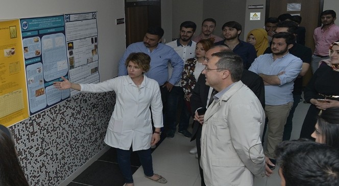 Gıda Mühendisliği Öğrencilerinden Poster Sergisi
