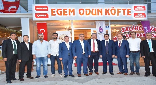 Ankara'daki Manisalılar İftarda Buluştu