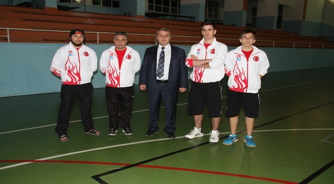 Bülent Akay İnline Hokey Milli Takımının Yozgat Kampını Ziyaret Etti