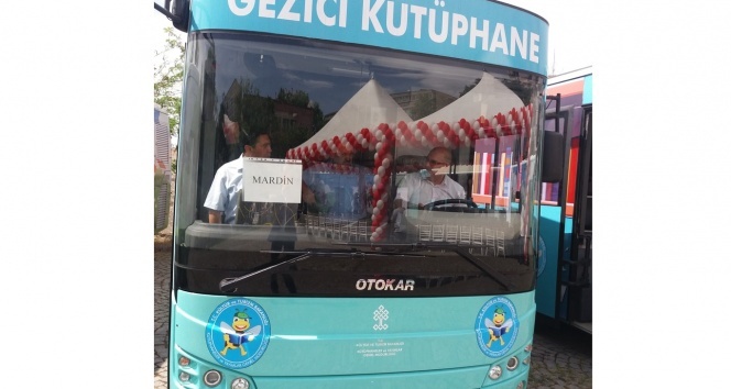 Mardin'e gezici kütüphane otobüsü