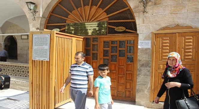 Hz. İbrahim Mağarası Tadilat Nedeniyle Ziyarete Kapatıldı