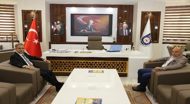 Vali Tapsız'dan Başkan Çalışkan'a İadeyi Ziyaret