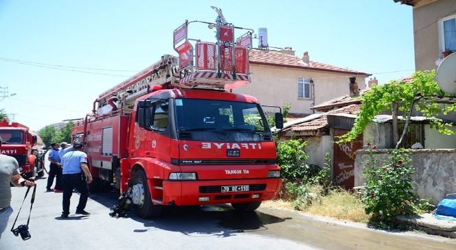 Karaman'da Çıkan Ev Yangınında Bir Genç Yanarak Yaralandı