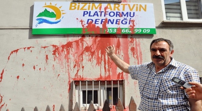 Bizim Artvin Platformuna Yapılan Boyalı Saldırıya Dernek Başkanı Ergül&#039;den Tepki