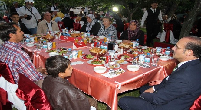 Yozgat Valisi Yurtnaç Şehit Ve Gazi Yakınlarıyla İftarda Buluştu
