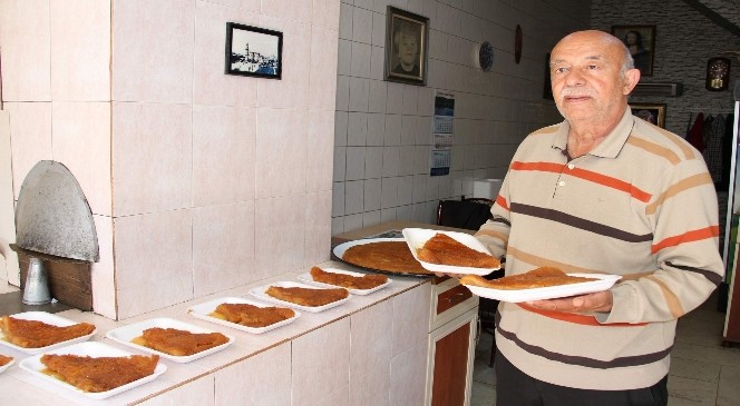 Yozgat'ta Ramazan Ayı Dolayısıyla Yemek Çıkartmayan Lokantalar Tatlı Satıyor