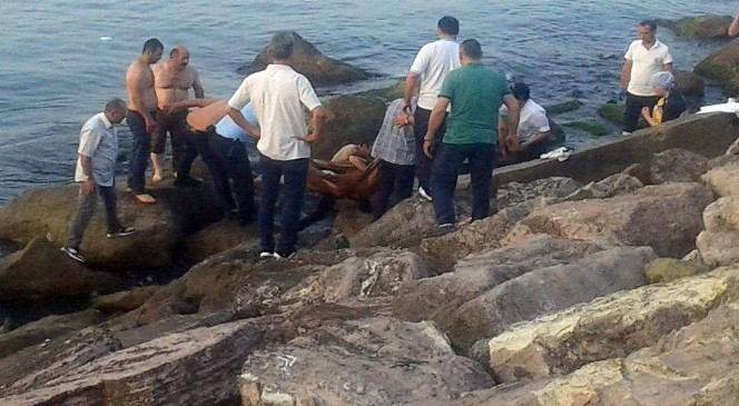 Fotoğraf Çekmek İsterken Denize DÜştü