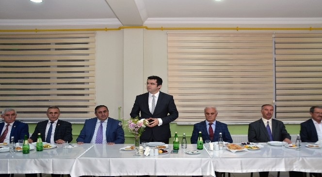 Vali Memiş Özel İdare Çalışanlarıyla İftar Yaptı