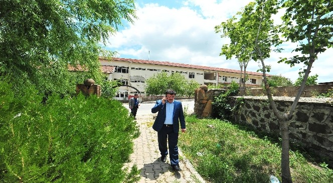 Yozgat'ta Çürük Raporu Verilen Kamu Binası Yıkılarak Yerine Yenisi Yapılacak