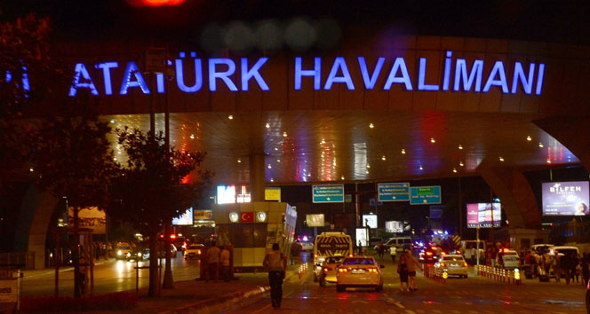 Atatürk Havalimanı&#039;nda silah sesleri