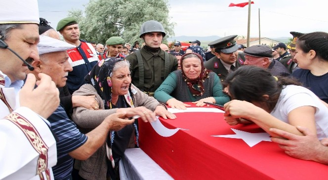 Şehit Annesi: "Seni Bu Günler İçin Mi Okuttum?"
