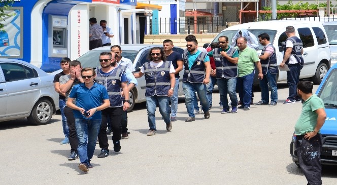 Karaman'da Uyuşturucu Satıcılarına Operasyon: 8 Gözaltı
