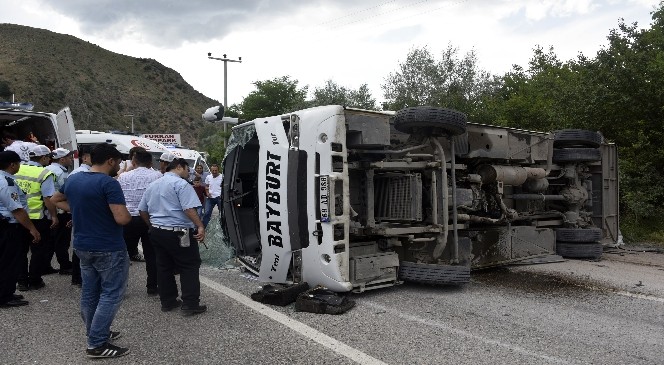 Gümüşhane'de Trafik Kazası: 19 Yaralı
