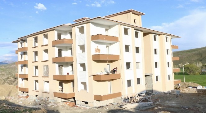 Otlukbeli'ne Modern Polis Lojmanları