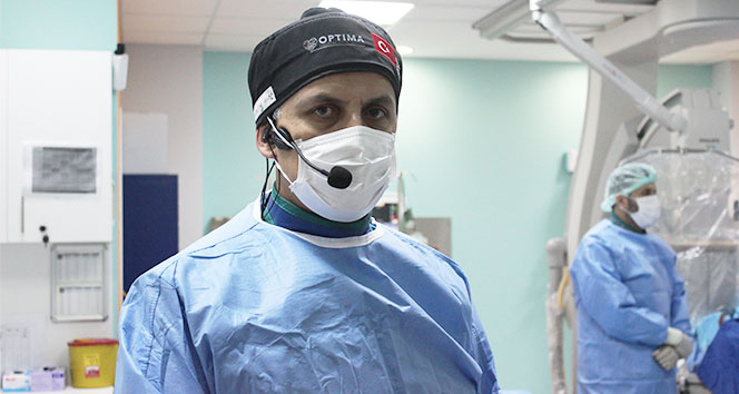 Prof. Dr. Göktekin&#039;in, Türkiye’den canlı yayında tam tıkalı damara yaptığı operasyon Amerika’dan izlendi