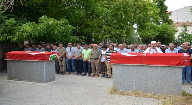Kimyasal Maddeden Zehirlenen İki Kardeş Karaman'da Toprağa Verildi