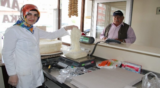 Yozgat’ta kadayıfçılar ve tatlıcılar bayram mesaisinde