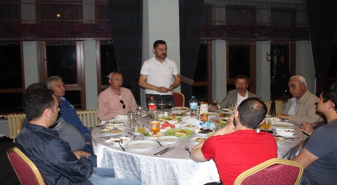Yozgat’ta emlakçılar iftar yemeğinde bir araya geldi