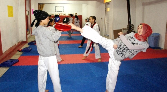 (Özel haber) İğdir köyünün kızları, taekwondo da gözünü olimpiyatlara dikti