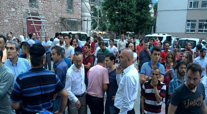 Kan vermek için kuyruğa girdiler