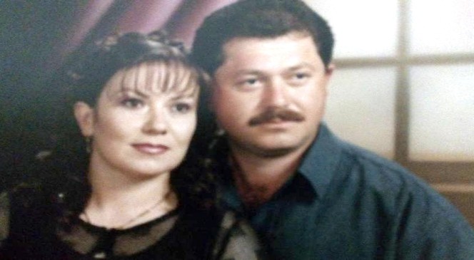 Biri eski kocasını vurdu, diğeri eski karısını ve oğlunu: 1 ölü, 2 ağır yaralı