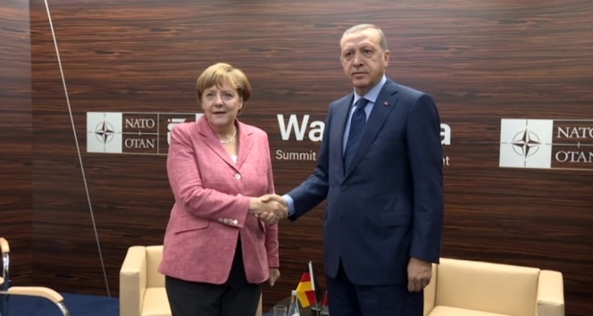 Erdoğan, Almanya Başbakanı Merkel ile görüştü