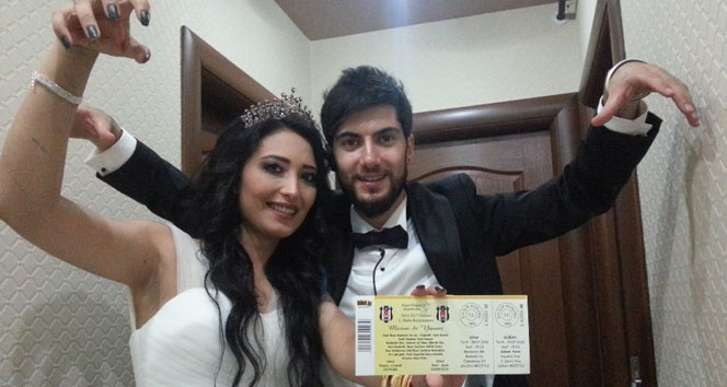 Beşiktaş maç biletini düğün davetiyesi yaptılar