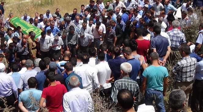 PKK’nın saldırısında hayatını kaybeden kuzenler defnedildi