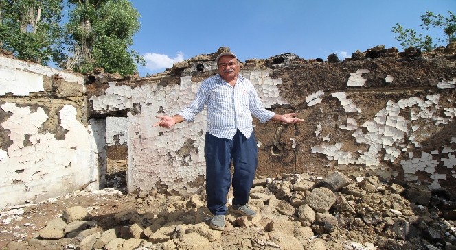(Özel Haber) Bölgedeki çatışmalardan ikinci kez evleri yıkıldı