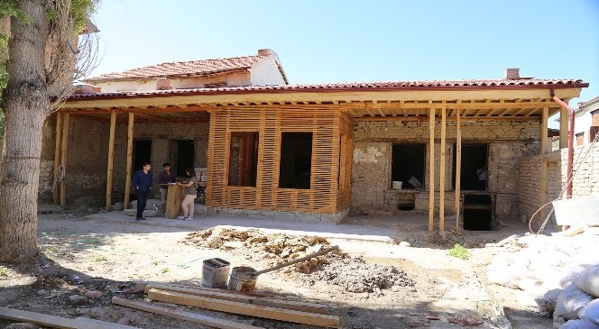 Tarihi Tartanzade evinde restorasyon çalışması başladı