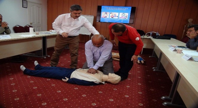 Yozgat’ta amatör spor kulüp yöneticileri ve antrenörlerine ilk yardım eğitimi verildi