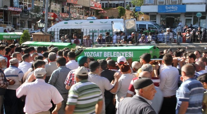 Yozgat’taki kazada ölen 5 kişinin cenazesi toprağa verildi
