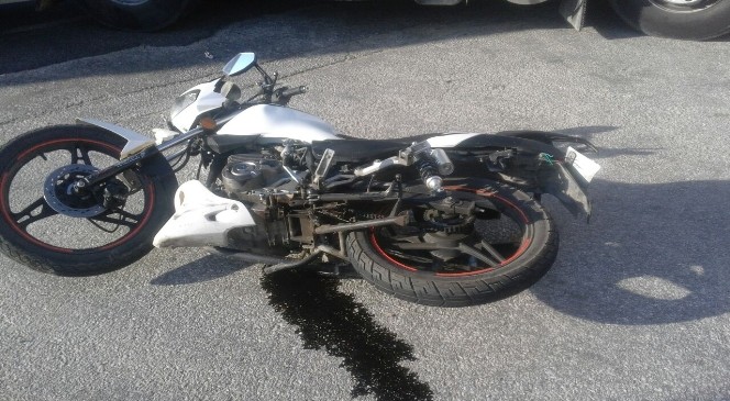 Nazilli&#039;de TIR motosiklete çarptı: 1 yaralı