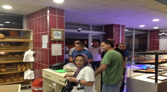 Darbe oldu sanan Giresunlular fırın ve petrol istasyonlarına akın etti
