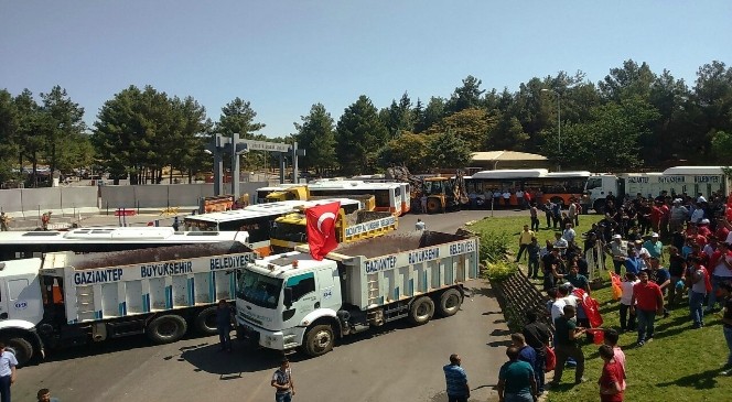 5. Zırhlı Tugay Komutanlığı girişi kapatıldı