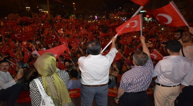 Uşak’ta milli irade mitingi